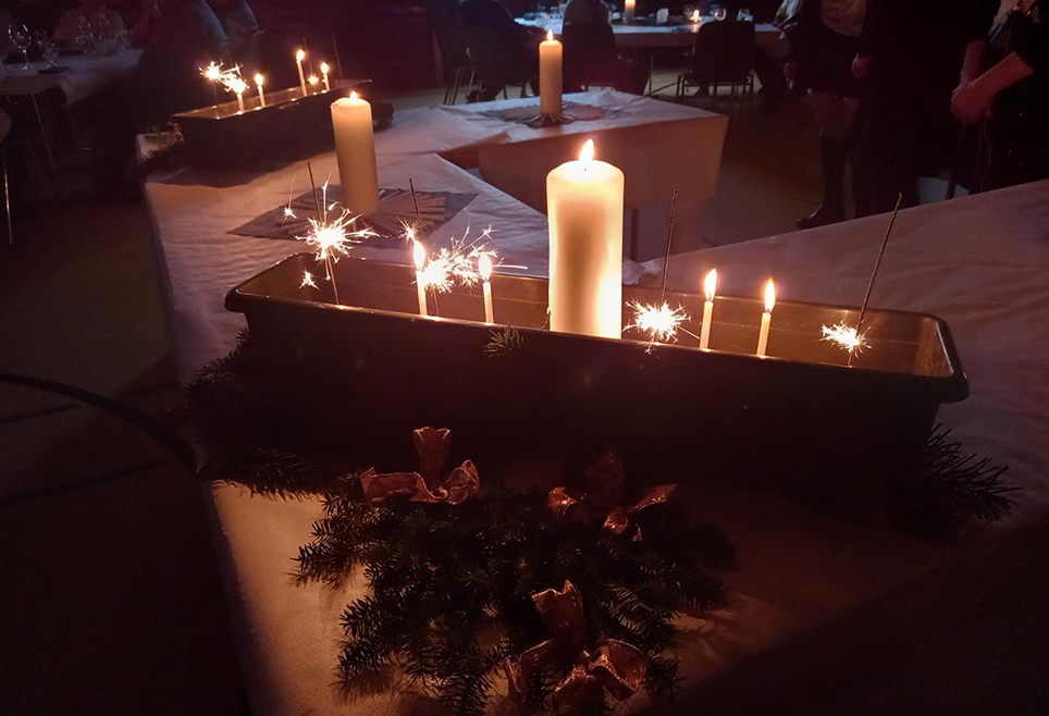 Stilvolle Weihnachtsfeier in Inwil mit Wunderlichtmomenten